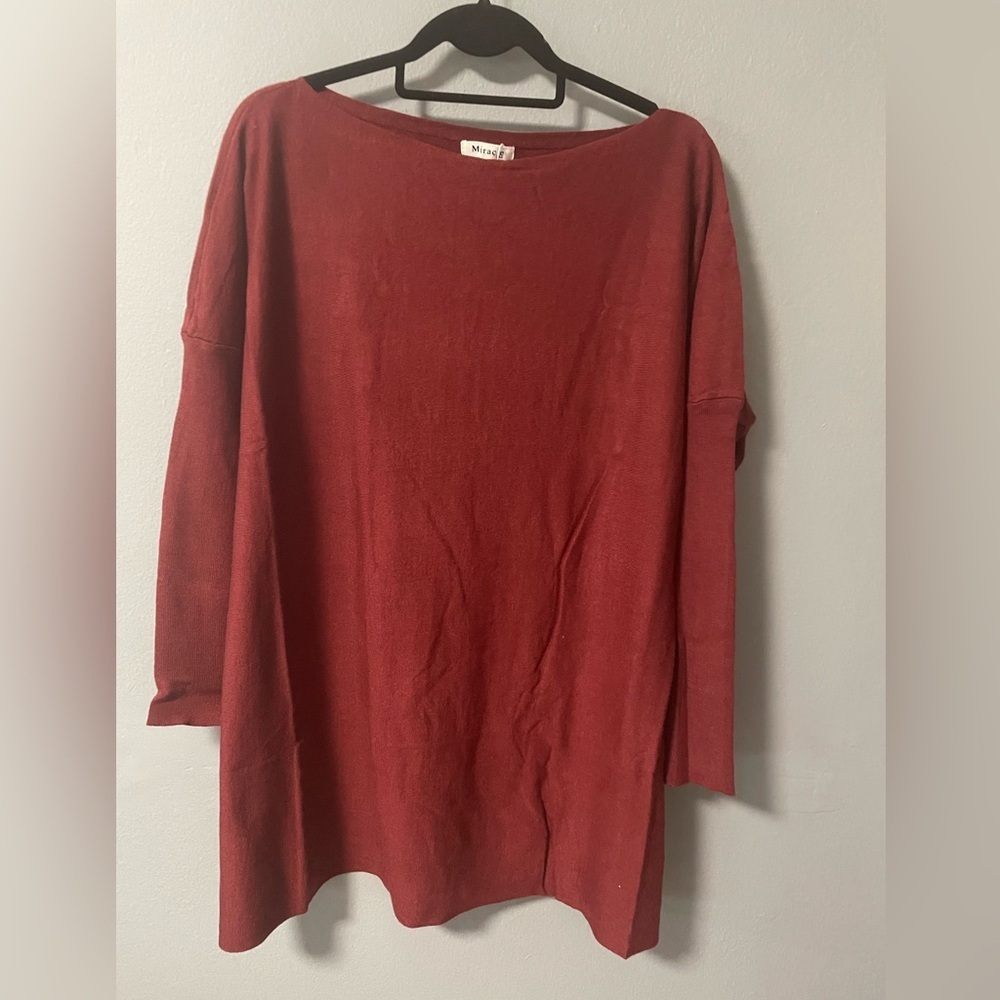 NWT Miracle thin knit ribbed fitted sleeves boat neck tunic in Burgundy.Size S/M